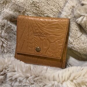 American Leather Co | Women’s Embossed Tri-Fold Multiple Slip Pocket Wallet Tan